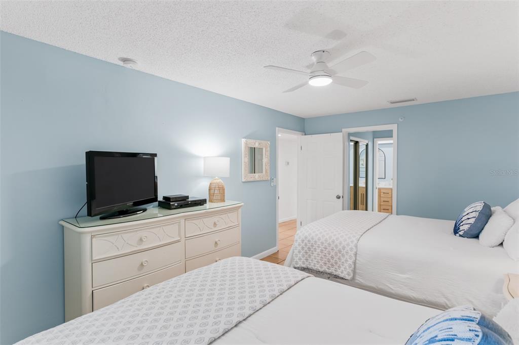 17500 Gulf Boulevard, Unit 407 Redington Shores, FL 33708 - Photo 35 of 53