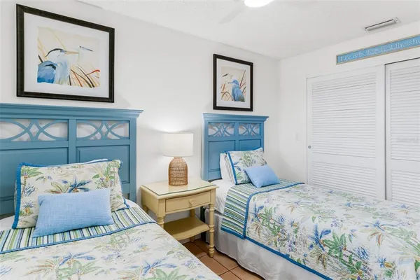 $1,250,000 | 17500 Gulf Boulevard, Unit 407, Redington Shores, FL 33708