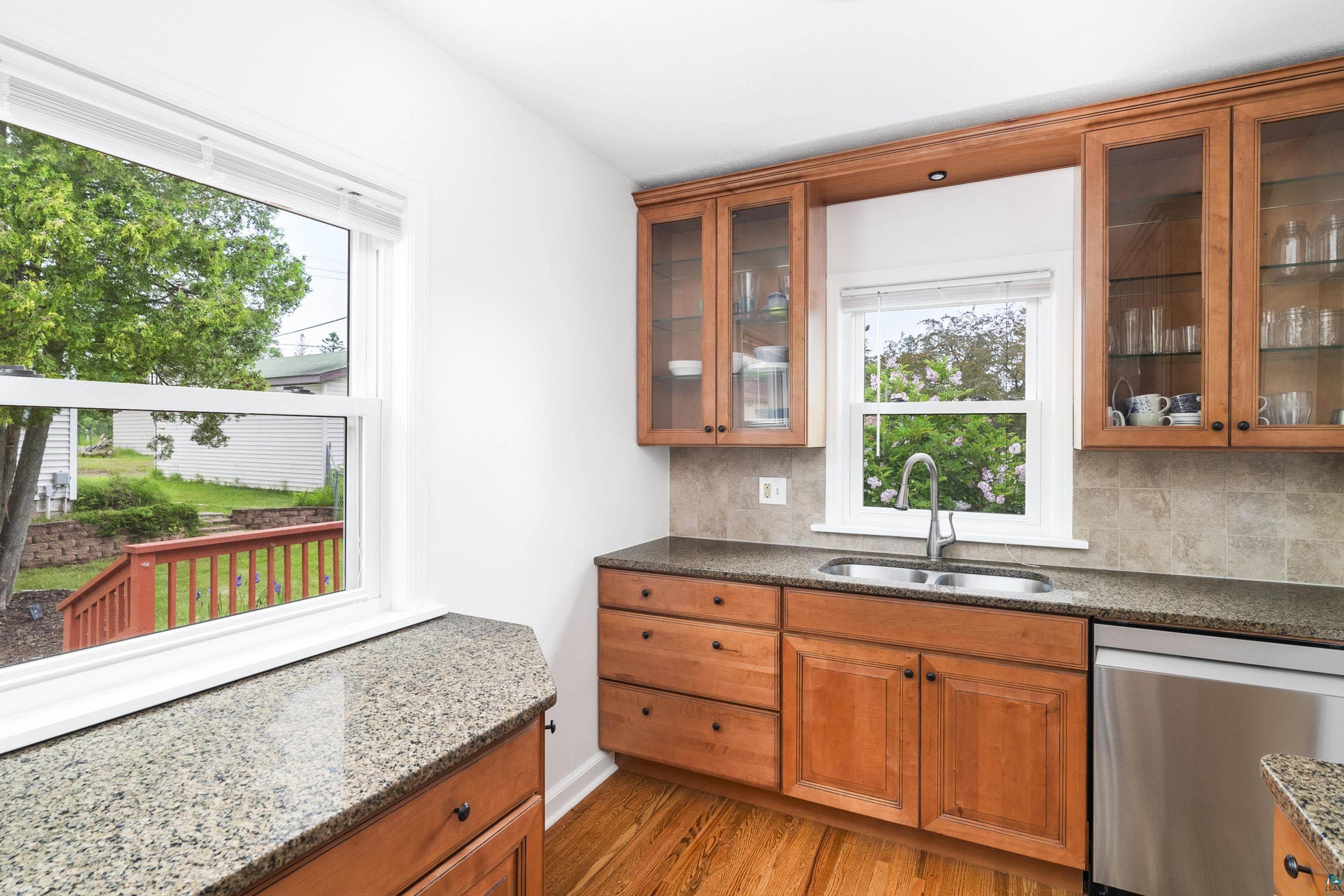 4015 London Road Duluth, MN 55804 - Photo 3 of 26