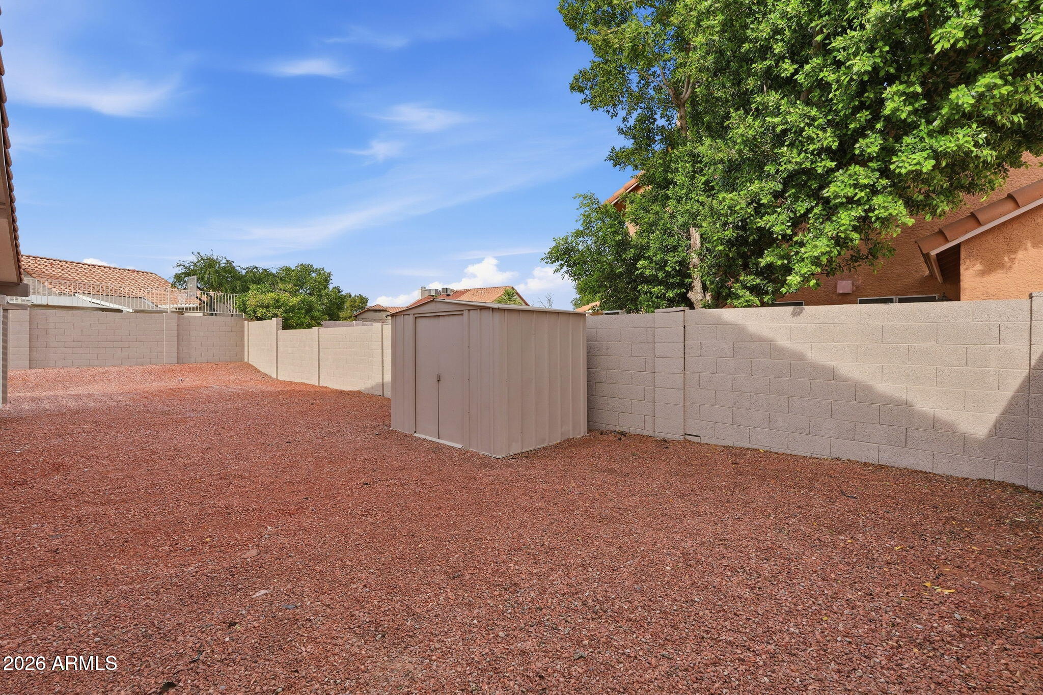 7756 West Hearn Road Peoria, AZ 85381 - Photo 41 of 41 a backyard of a house