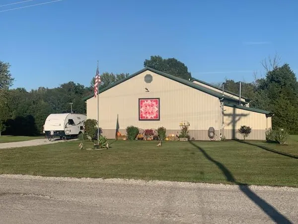 $429,900 | 1400 North Du Quoin Street, Benton, IL 62812