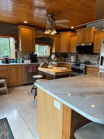 $429,900 | 1400 North Du Quoin Street, Benton, IL 62812