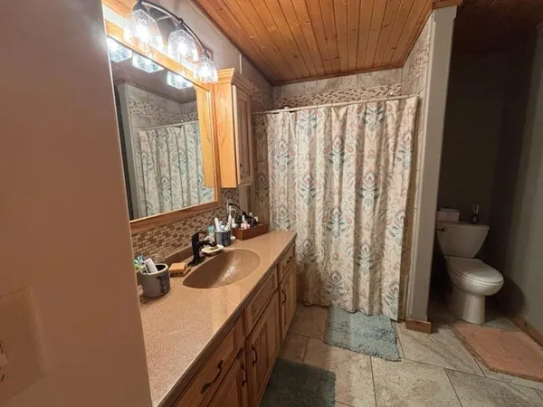 $429,900 | 1400 North Du Quoin Street, Benton, IL 62812