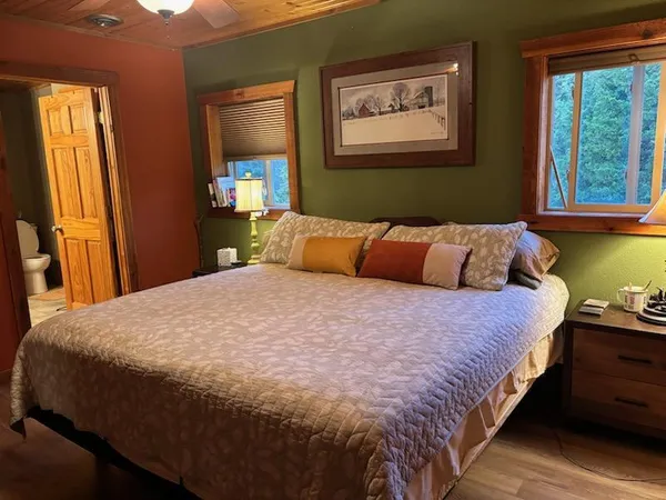 $429,900 | 1400 North Du Quoin Street, Benton, IL 62812