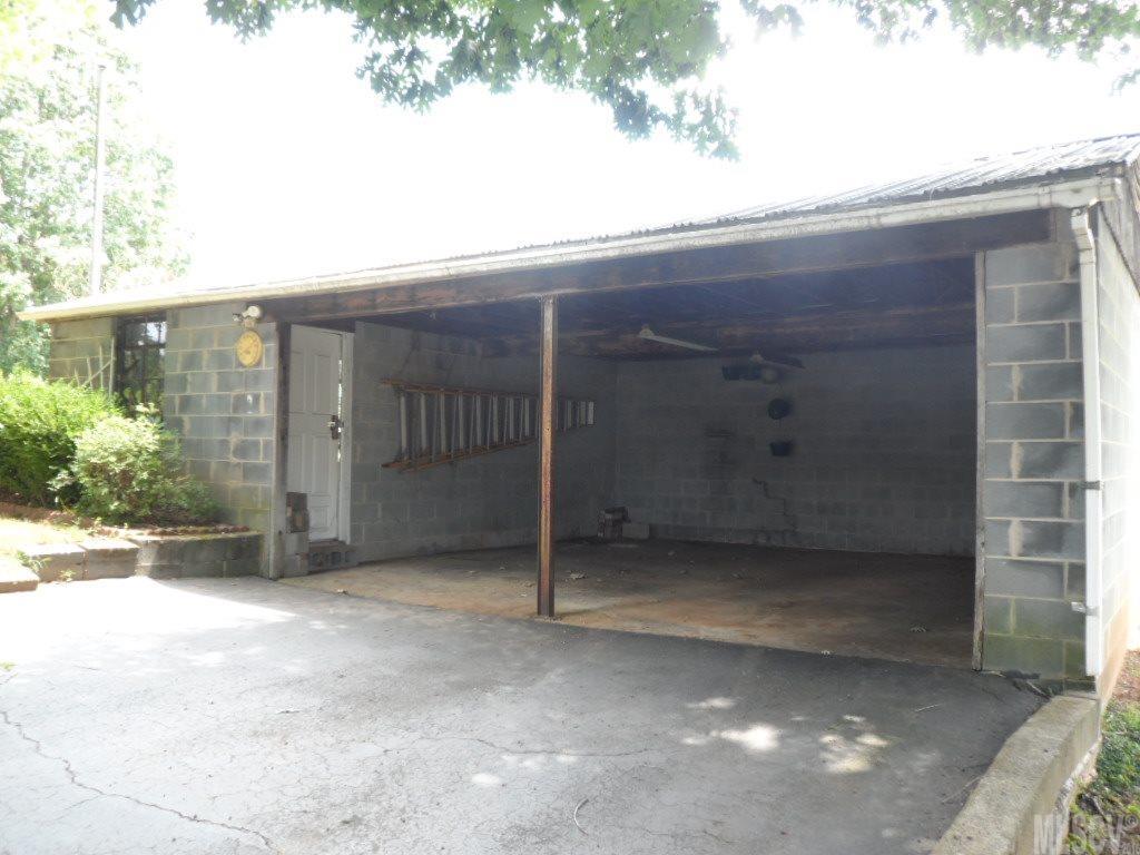 1603 Falls Road Valdese, NC 28690 - Photo 4 of 13 Gallery Image 4