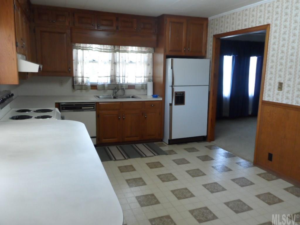 1603 Falls Road Valdese, NC 28690 - Photo 6 of 13 Gallery Image 6