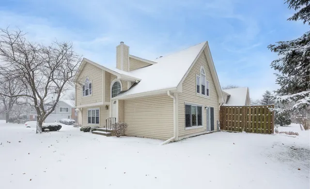 $312,000 | N670 Bedford Lane, Unit 2304, Winfield, IL 60190