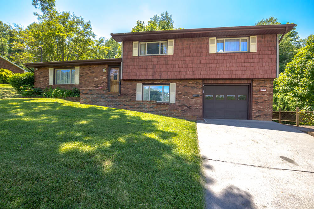 560 Jobe Road Elizabethton, TN 37643 - Photo 3 of 45 IMG_5257