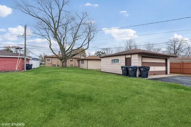 $199,900 | 16645 Cottage Grove Avenue, South Holland, IL 60473