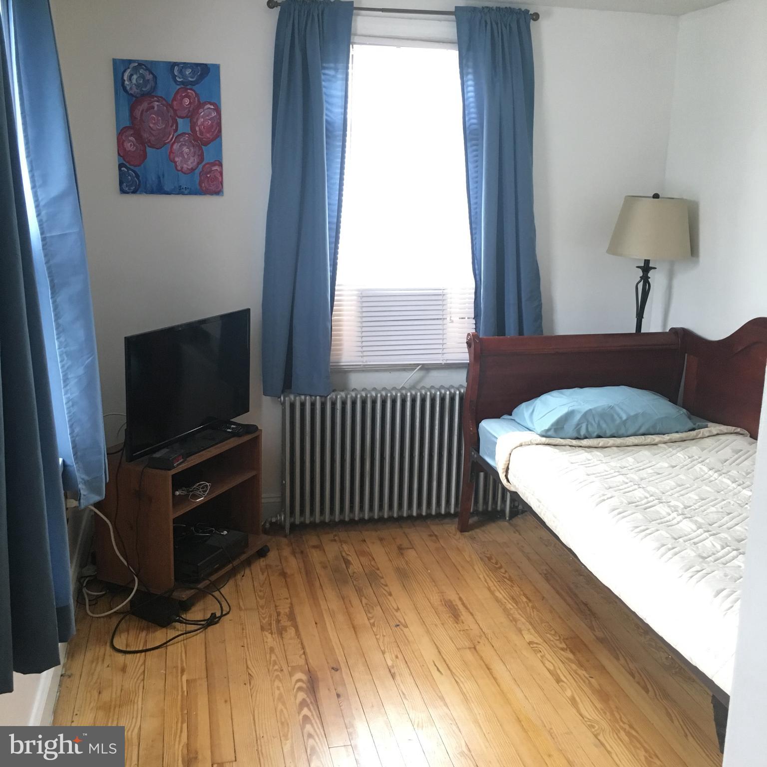 527 Clements Bridge Road Barrington, NJ 08007 - Photo 16 of 20 Bedroom 3