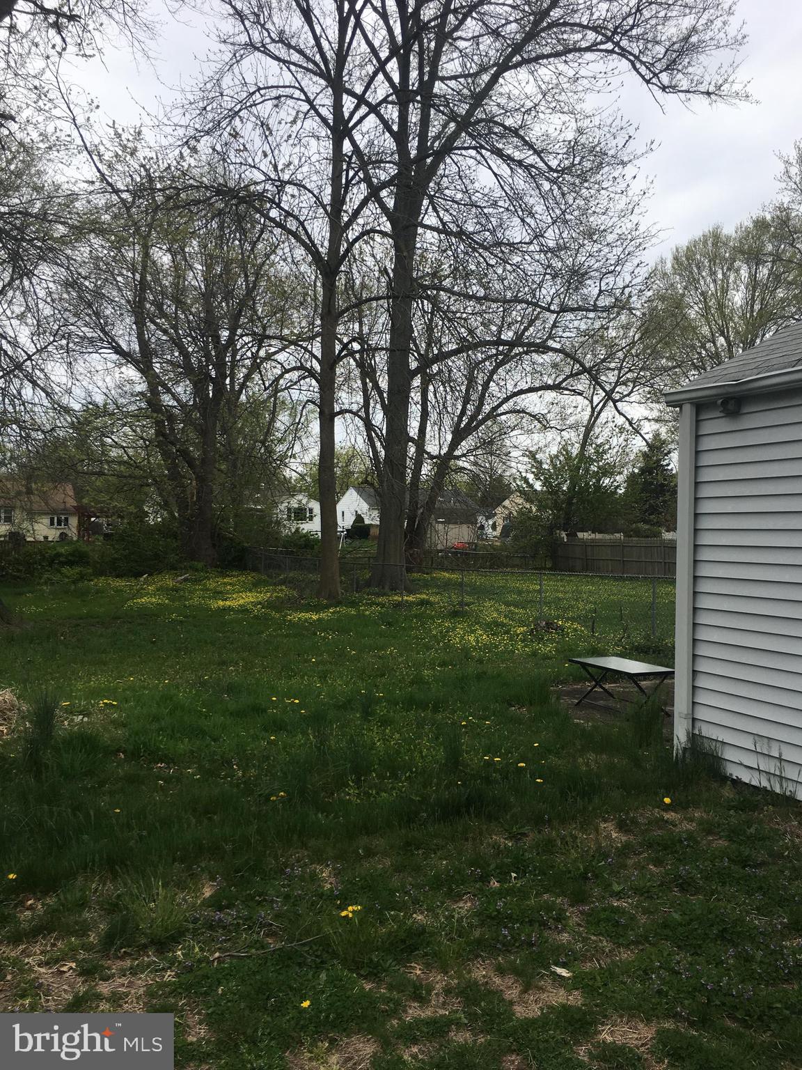 527 Clements Bridge Road Barrington, NJ 08007 - Photo 20 of 20 Large Back Yard