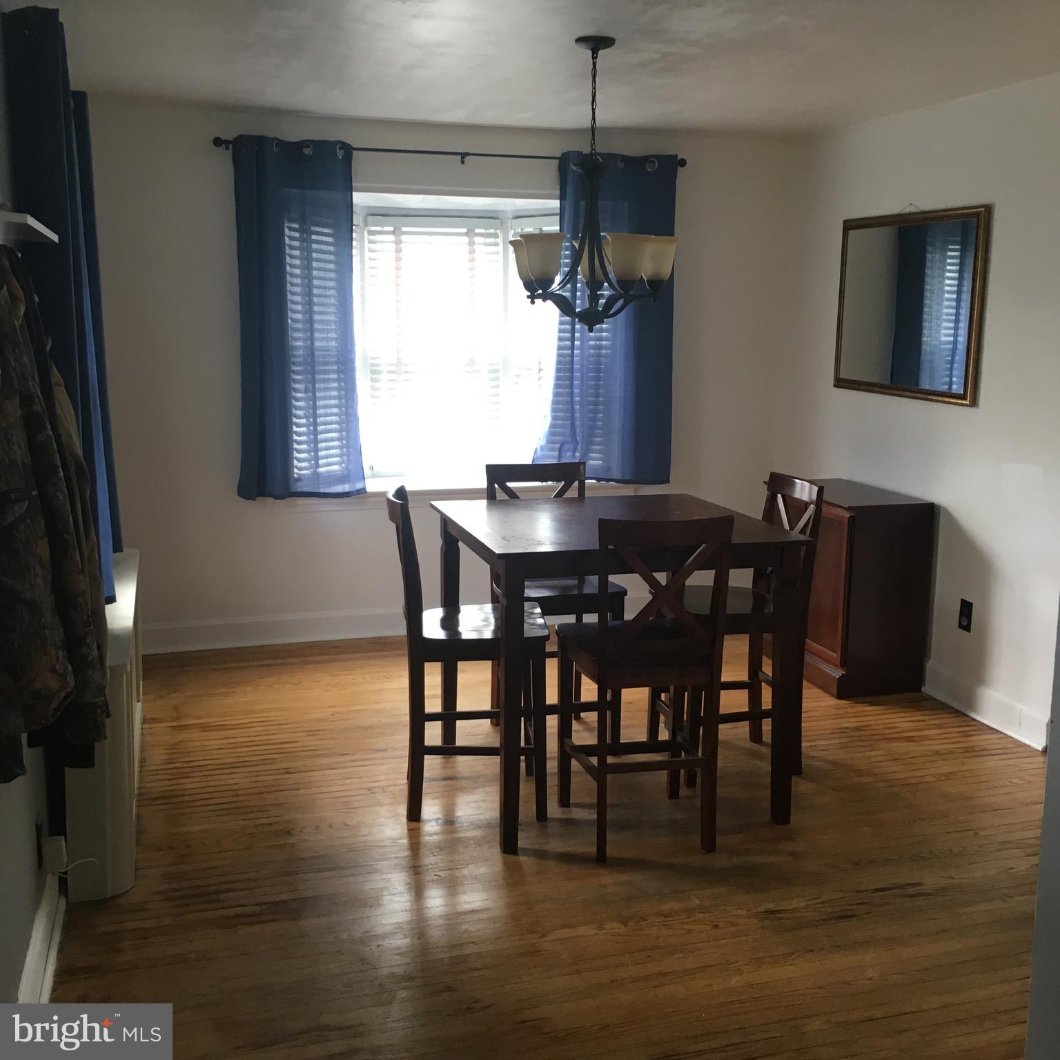 527 Clements Bridge Road Barrington, NJ 08007 - Photo 7 of 20 Dining room