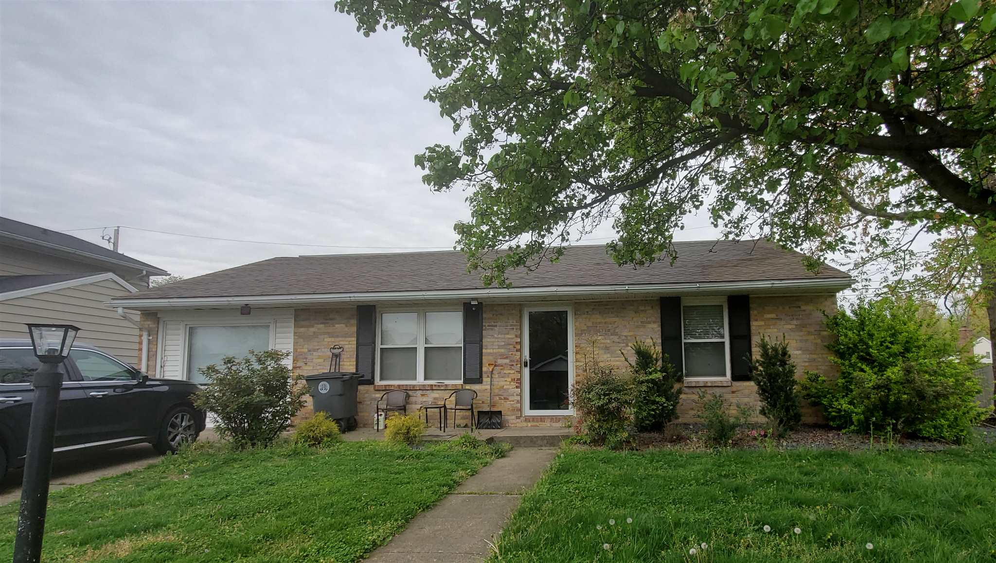 4216 Spring Valley Road Evansville, IN 47715 - Photo 1 of 18