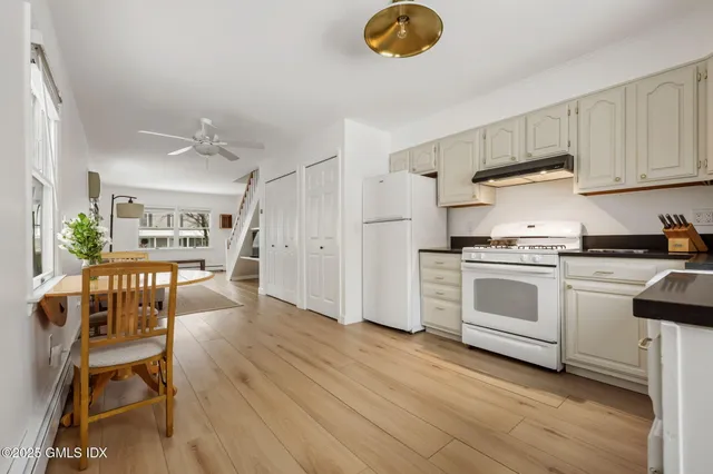 $3,500 | 19 Windy Knolls, Unit RIGHT SIDE, Greenwich, CT 06831