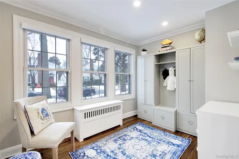 $850,000 | 178 Carlton Terrace, Garden City, NY 11530