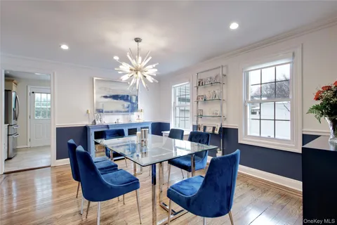 $850,000 | 178 Carlton Terrace, Garden City, NY 11530