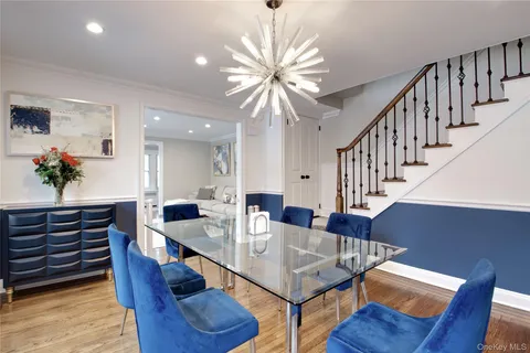 $850,000 | 178 Carlton Terrace, Garden City, NY 11530