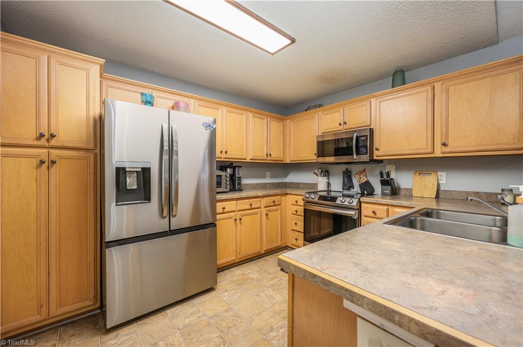 830 Country Place Road Asheboro, NC 27203 - Photo 16 of 49