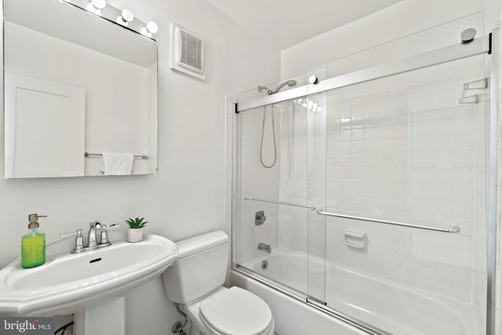 1408 G Street Southeast Washington, DC 20003 - Photo 23 of 28