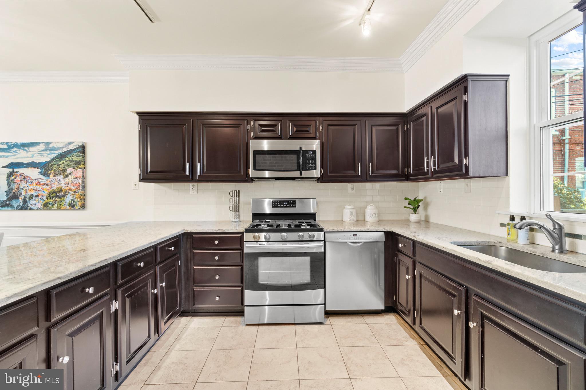 1408 G Street Southeast Washington, DC 20003 - Photo 8 of 28