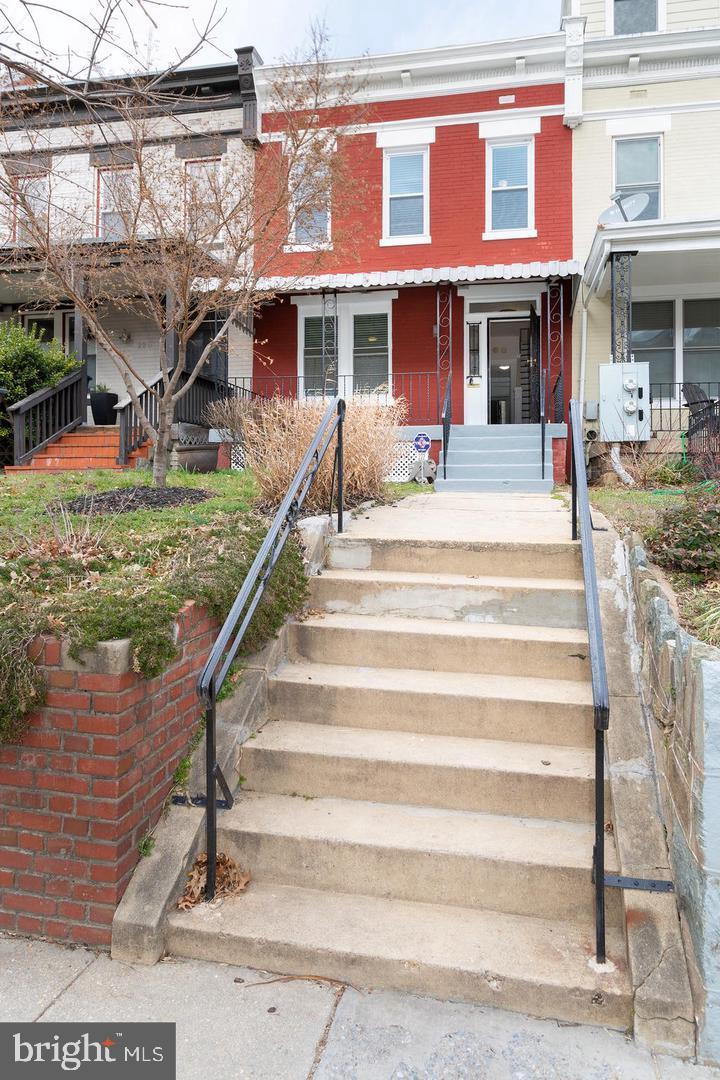 222 R Street Northeast Washington, DC 20002 - Photo 3 of 35 Gallery Image 3
