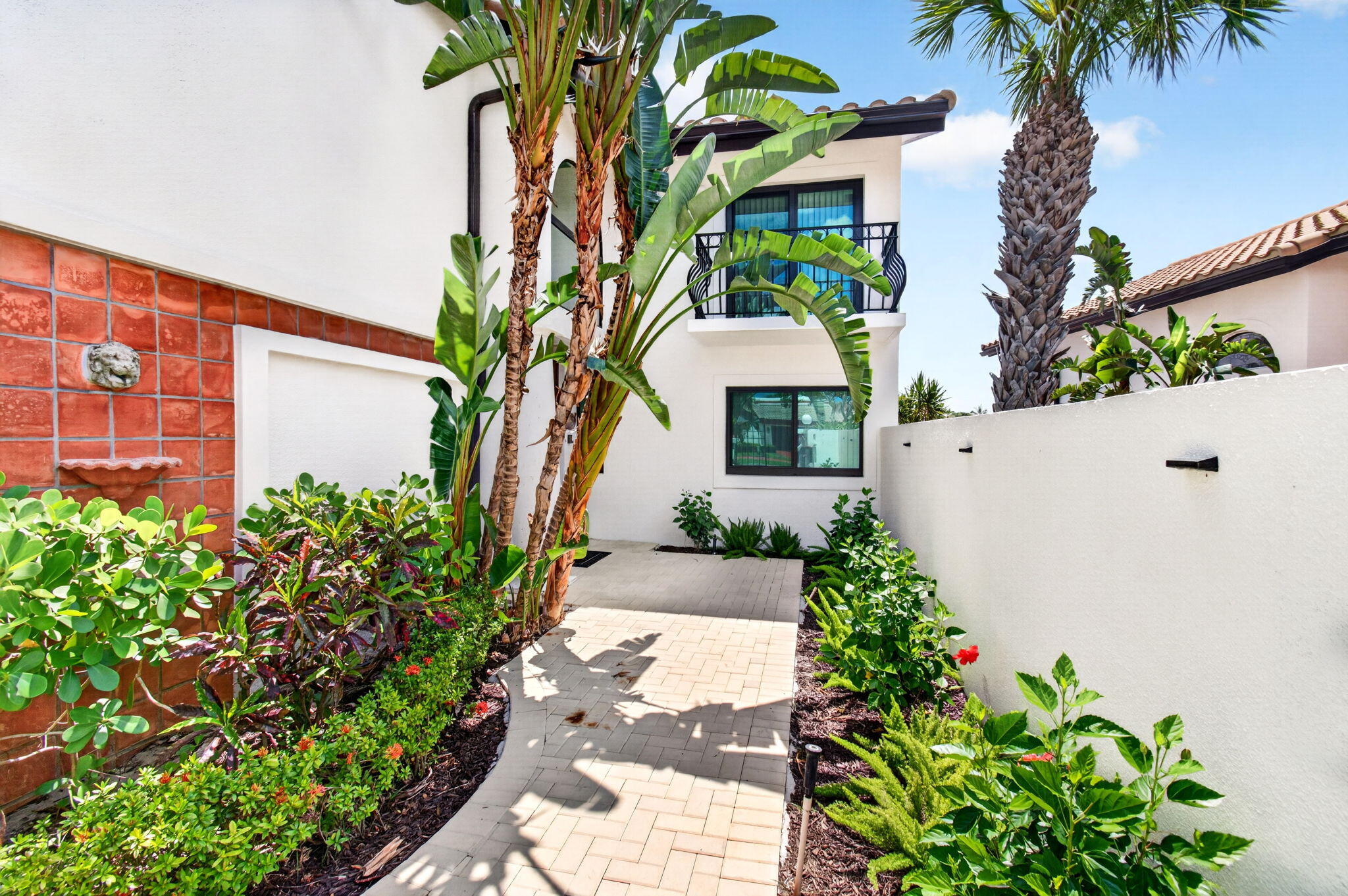6427 Via Rosa Boca Raton, FL 33433 - Photo 6 of 98 Passage to Main Entrance with New Pavers