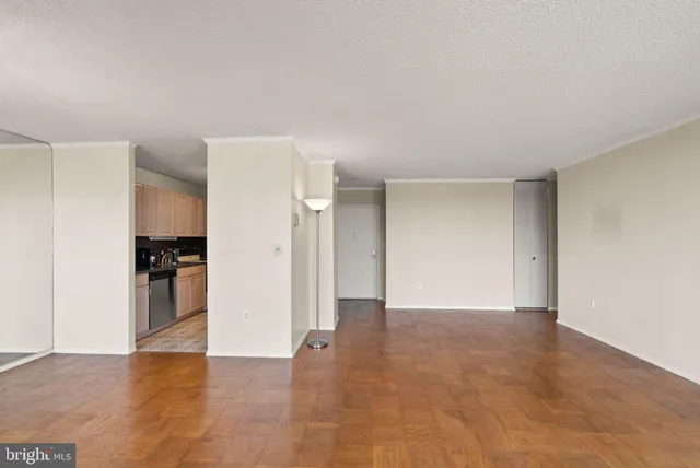 $355,000 | 1225 Martha Custis Drive, Unit 819, Alexandria, VA 22302