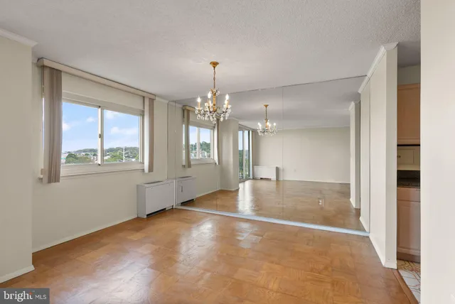 $355,000 | 1225 Martha Custis Drive, Unit 819, Alexandria, VA 22302