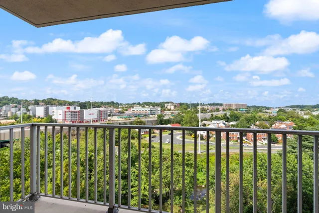 $355,000 | 1225 Martha Custis Drive, Unit 819, Alexandria, VA 22302