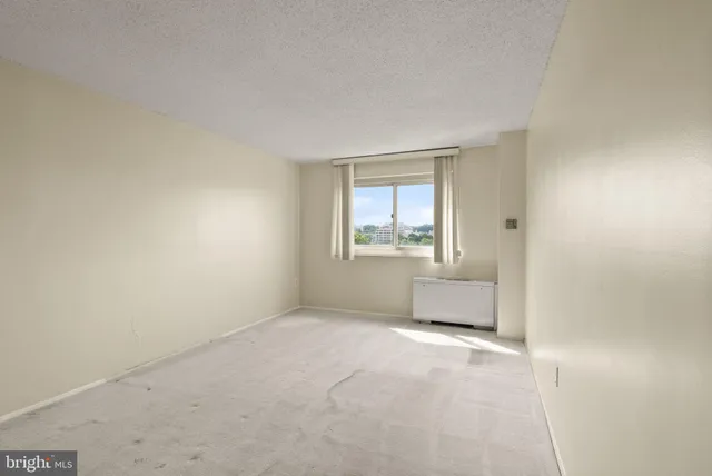 $355,000 | 1225 Martha Custis Drive, Unit 819, Alexandria, VA 22302