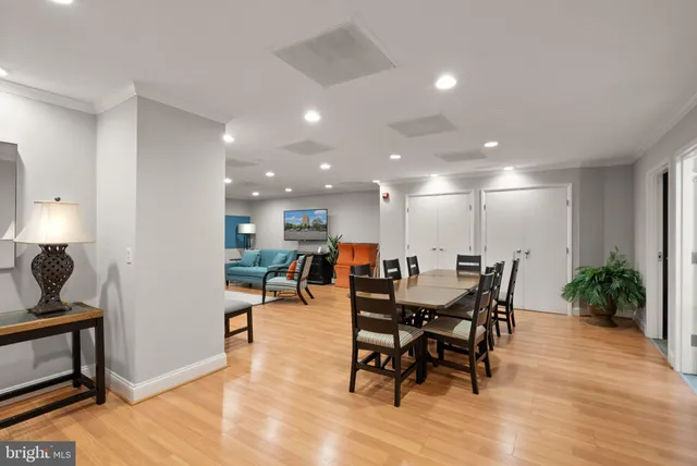 $355,000 | 1225 Martha Custis Drive, Unit 819, Alexandria, VA 22302