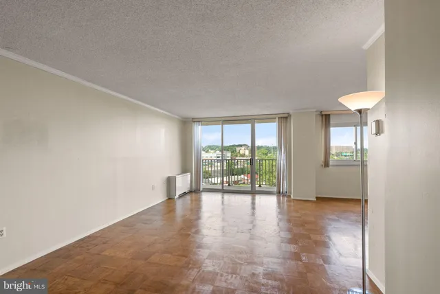 $355,000 | 1225 Martha Custis Drive, Unit 819, Alexandria, VA 22302