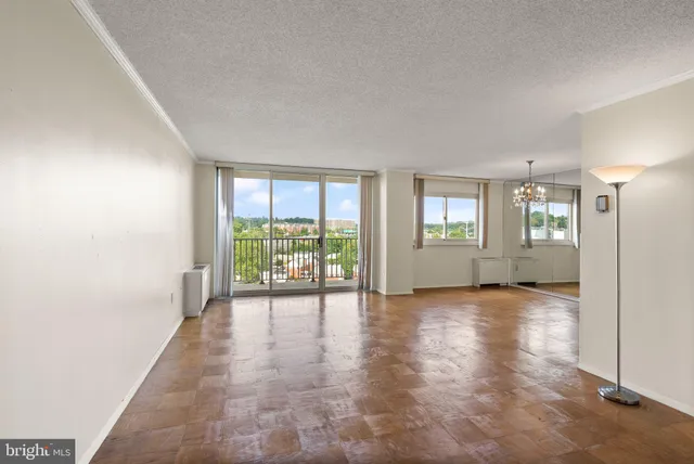 $355,000 | 1225 Martha Custis Drive, Unit 819, Alexandria, VA 22302