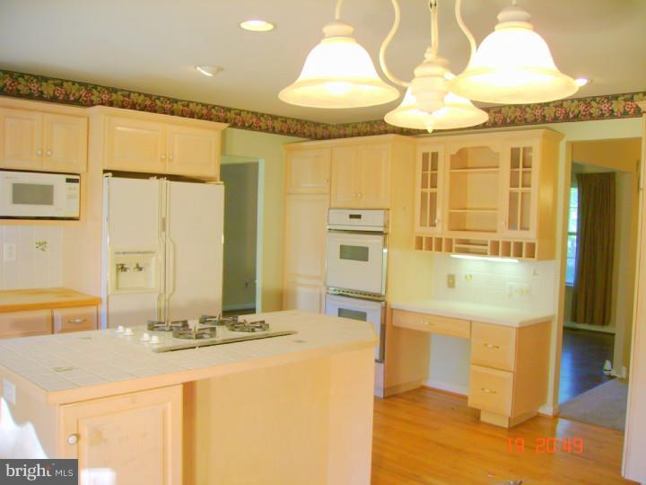 1502 Squire Lane Cherry Hill, NJ 08003 - Photo 5 of 20