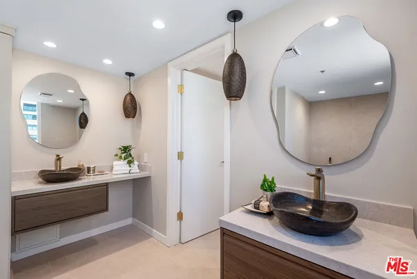 $9,000 | 10550 Wilshire Boulevard, Unit 1204, Los Angeles, CA 90024