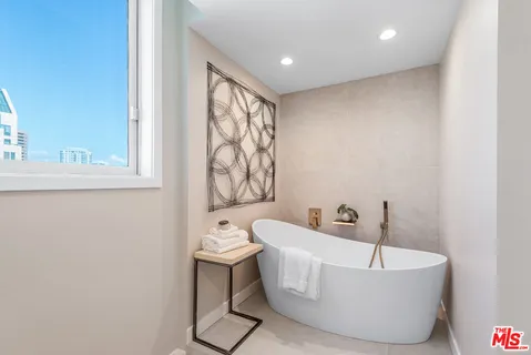 $9,000 | 10550 Wilshire Boulevard, Unit 1204, Los Angeles, CA 90024