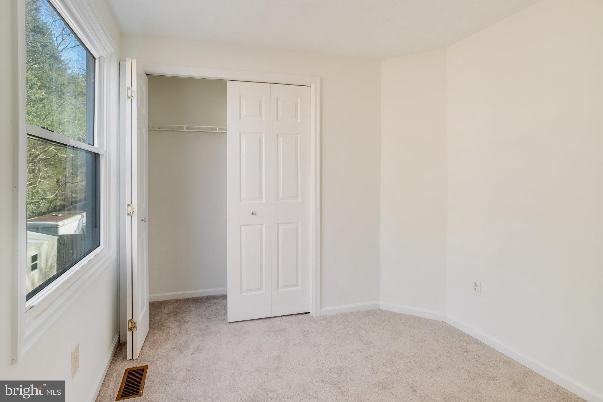 10430 Brackets Ford Circle Manassas, VA 20110 - Photo 38 of 55