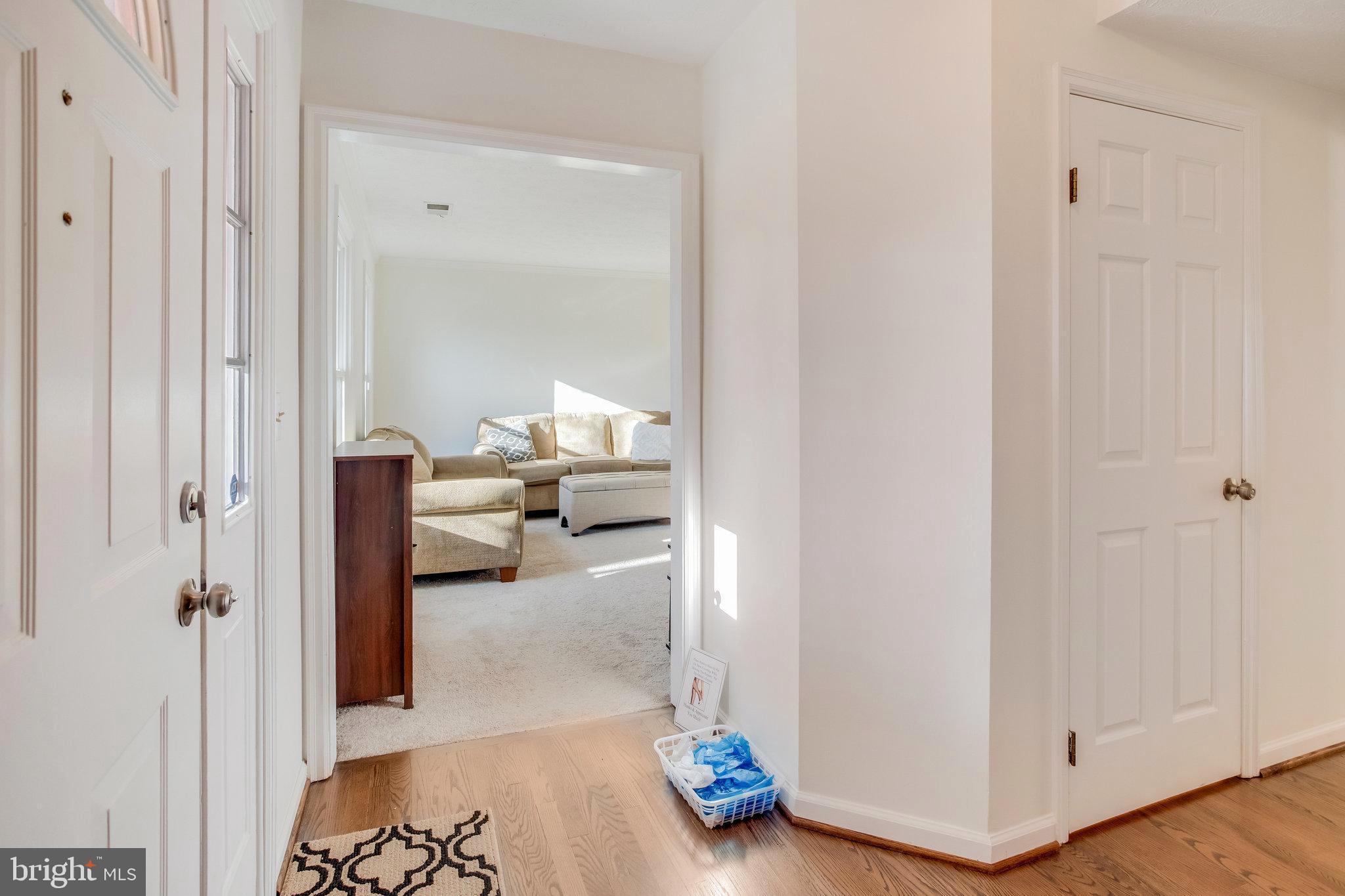 10430 Brackets Ford Circle Manassas, VA 20110 - Photo 4 of 55