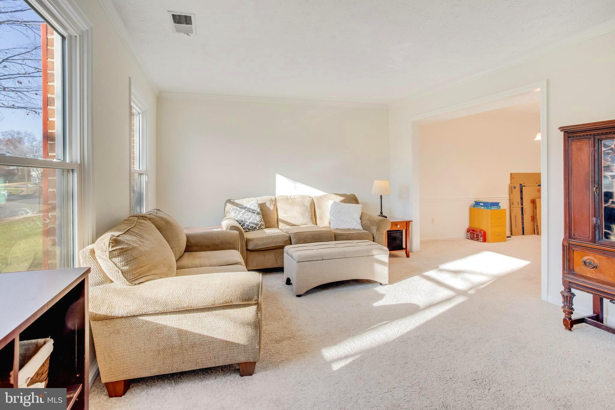 10430 Brackets Ford Circle Manassas, VA 20110 - Photo 5 of 55