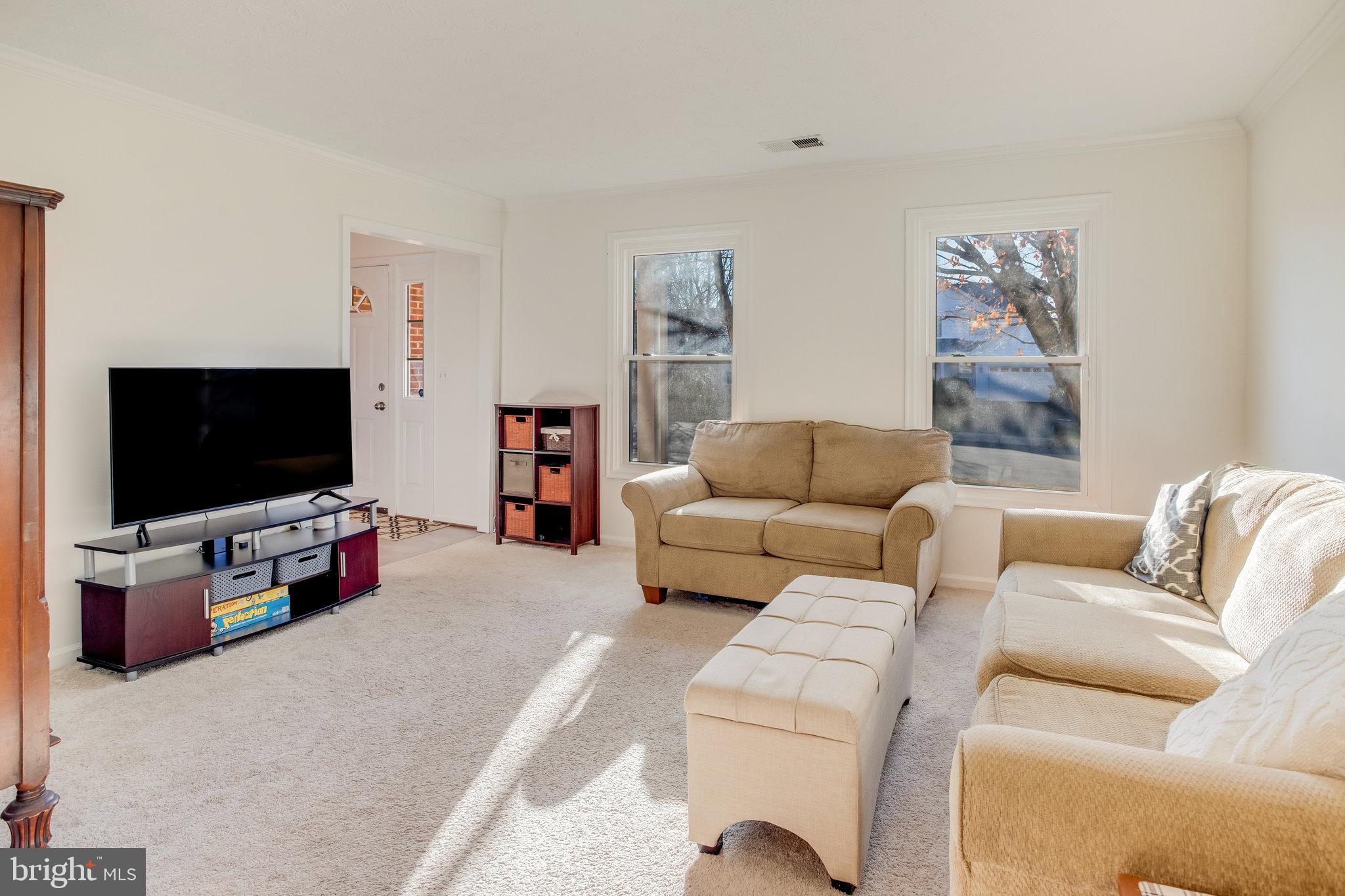 10430 Brackets Ford Circle Manassas, VA 20110 - Photo 7 of 55