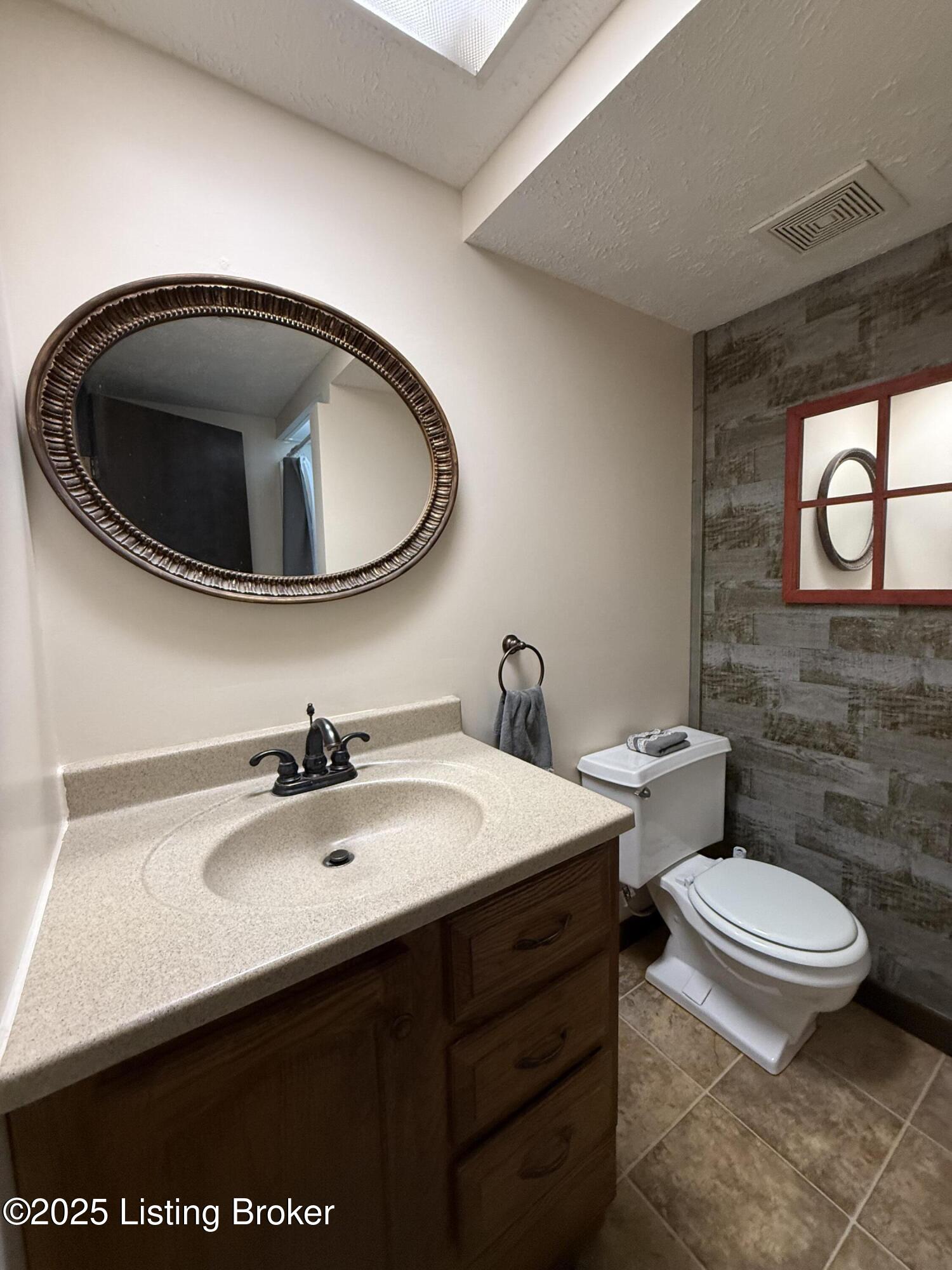 555 Vessels Road Vine Grove, KY 40175 - Photo 37 of 63 IMG_3046