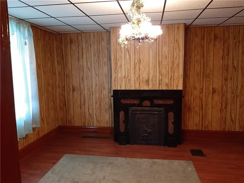 803 Frank Street McKees Rocks, PA 15136 - Photo 3 of 9