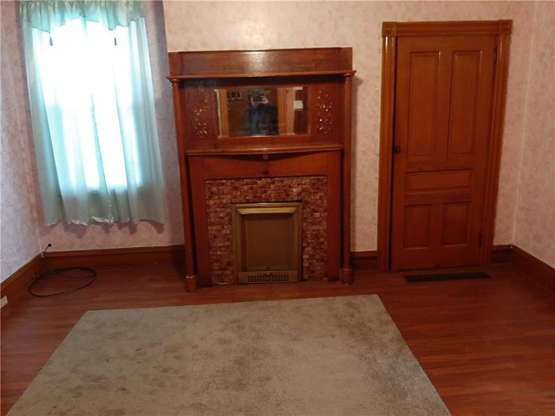 803 Frank Street McKees Rocks, PA 15136 - Photo 5 of 9