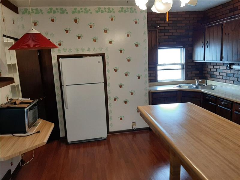 803 Frank Street McKees Rocks, PA 15136 - Photo 6 of 9