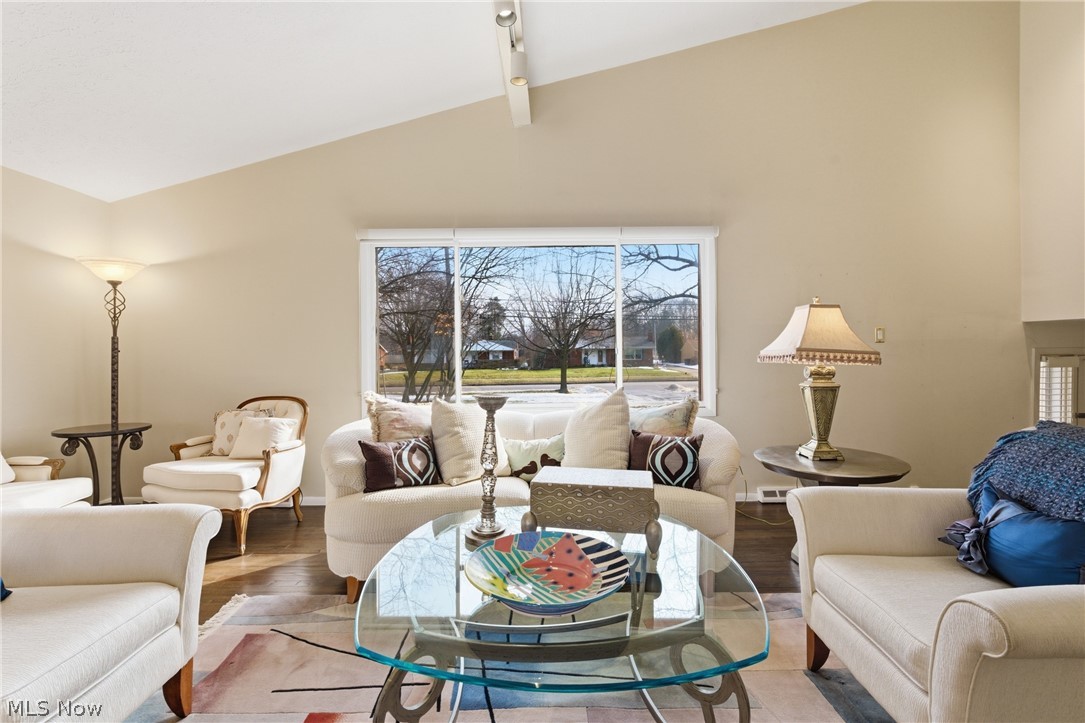 1884 Brainard Road Lyndhurst, OH 44124 - Photo 5 of 38