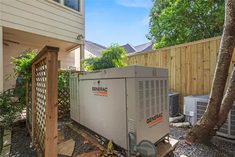 a picture of floor with a white wall