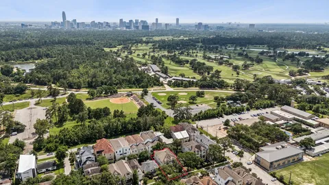 a picture of floor with a white wall