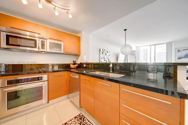 $655,000 | 244 Biscayne Boulevard, Unit 2309, Miami, FL 33132