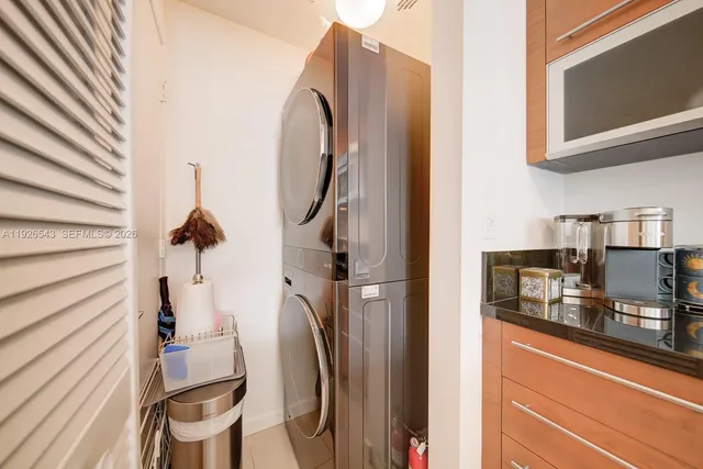 $655,000 | 244 Biscayne Boulevard, Unit 2309, Miami, FL 33132