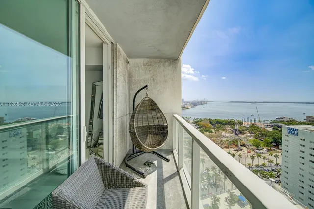 $655,000 | 244 Biscayne Boulevard, Unit 2309, Miami, FL 33132